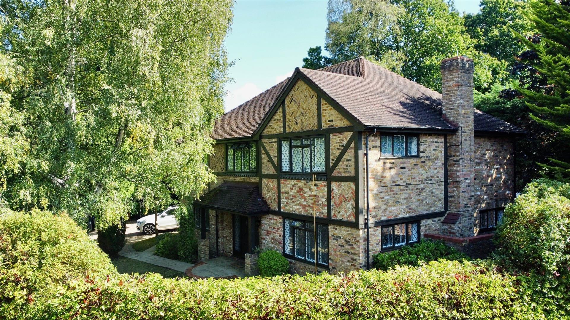 Fairway Heights, Camberley